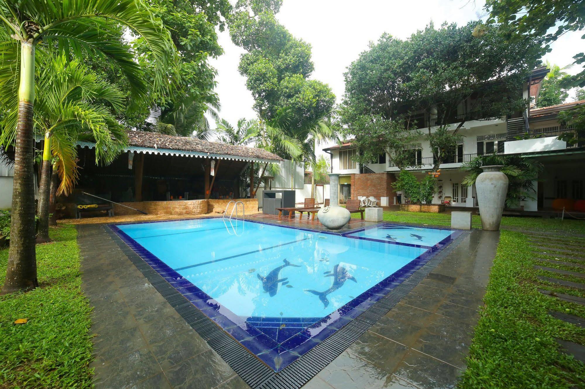 Hostel City Hub Colombo Airport Katunayaka Exterior photo